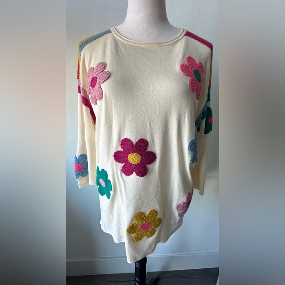 NWT APNY Gerber Daisy Embroidered Three-Quarter Sleeve Sweater Size Small - Picture 4 of 6